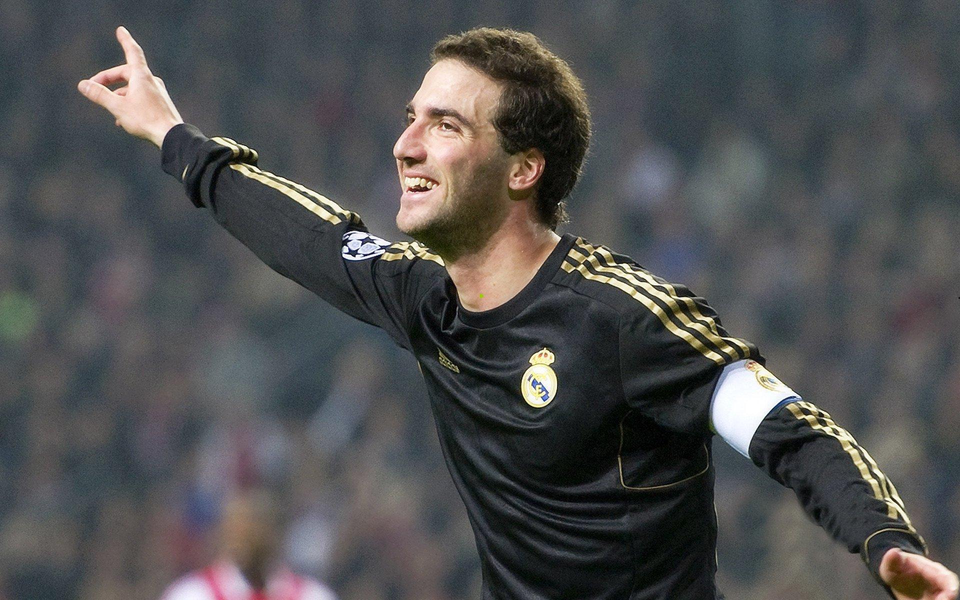 pg电子官网：哈维深情致敬阿尔巴，你是我心中巴萨与西班牙队史最佳左后卫